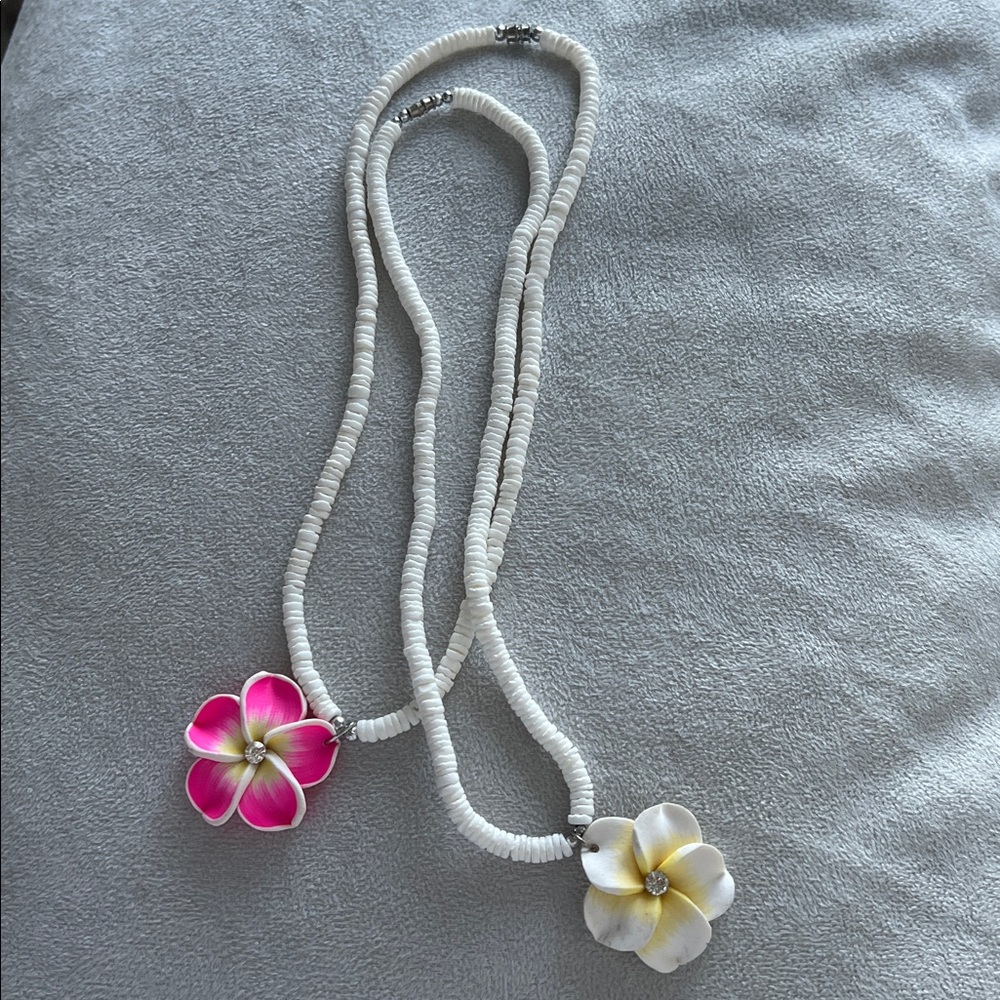 White Beaded Necklace with Flower Pendants